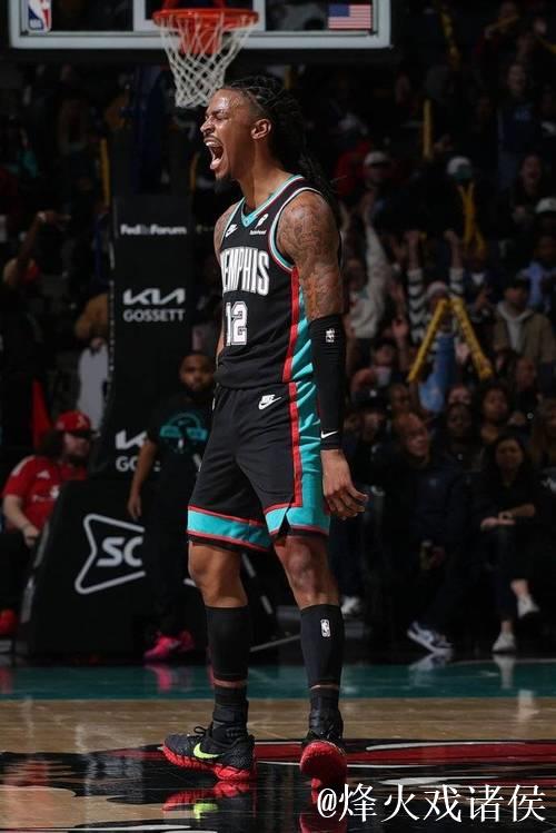 乔治狂轰39+6+8,得分生涯新高!莫兰特复出21+10,缺阵时7胜4负 乔治狂轰39+6+8,得分生涯新高!莫兰特复出21+10,缺阵时7胜4负